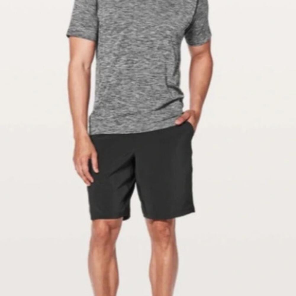 Lululemon Athletica size medium Black Athletic men Shorts
